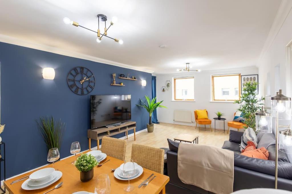 Morden London Apartment, By The Sea With Free Parking Exterior photo
