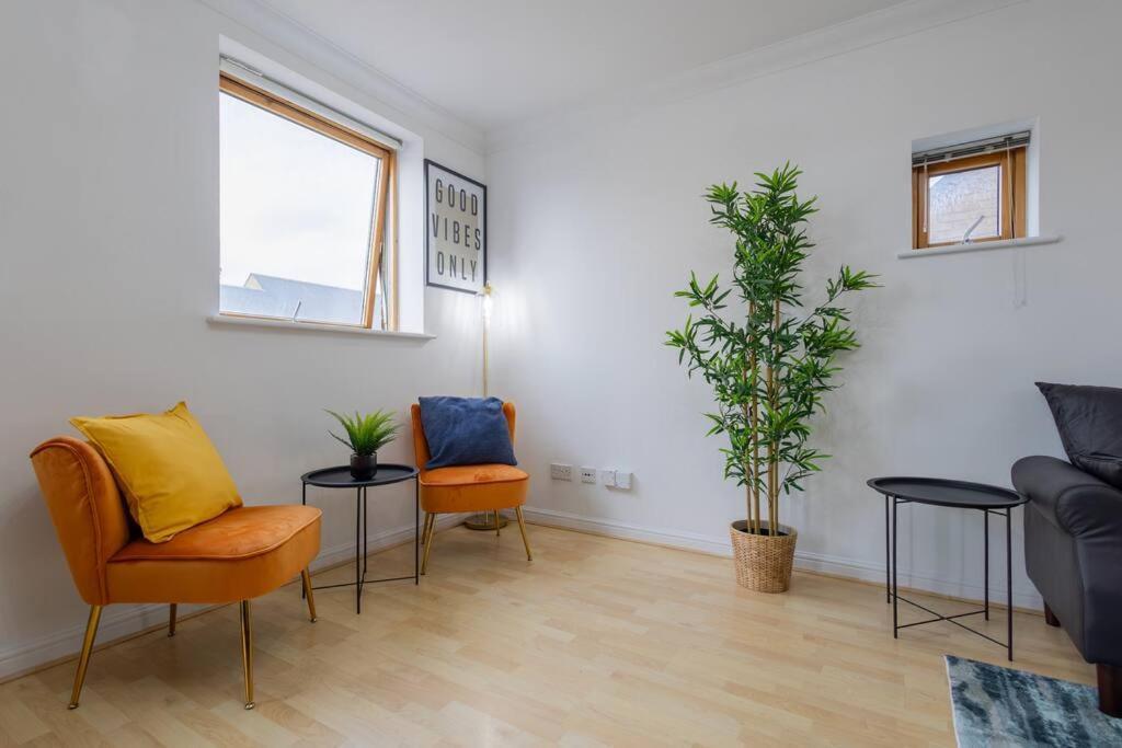Morden London Apartment, By The Sea With Free Parking Exterior photo