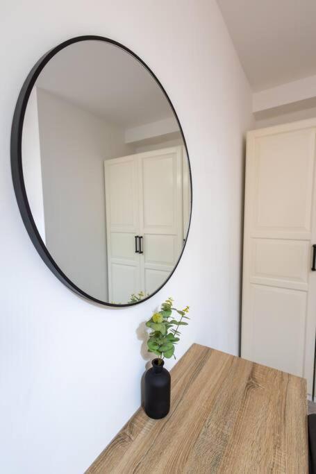 Morden London Apartment, By The Sea With Free Parking Exterior photo